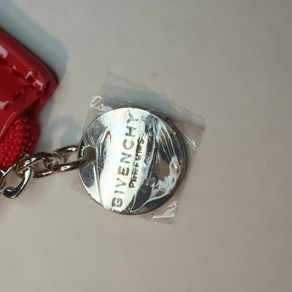 GIVENCHY Red Patent Leather Pouch New - Picture 3 of 3